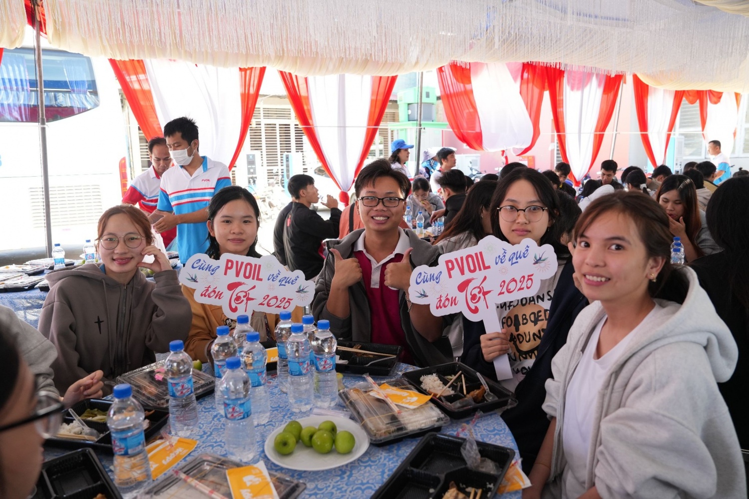 “Cùng PVOIL về quê đón Tết” - Hành trình đong đầy yêu thương “Cùng PVOIL về quê đón Tết” - Hành trình đong đầy yêu thương