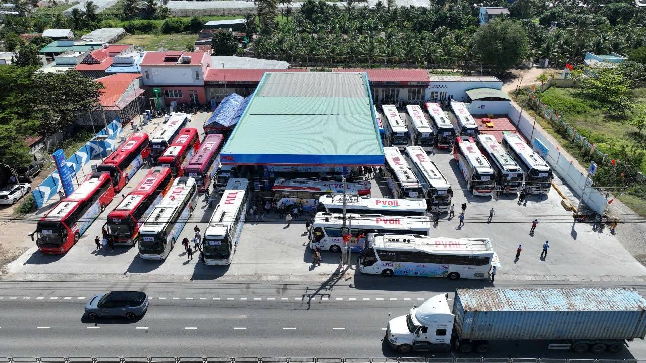 “Cùng PVOIL về quê đón Tết” - Hành trình đong đầy yêu thương “Cùng PVOIL về quê đón Tết” - Hành trình đong đầy yêu thương