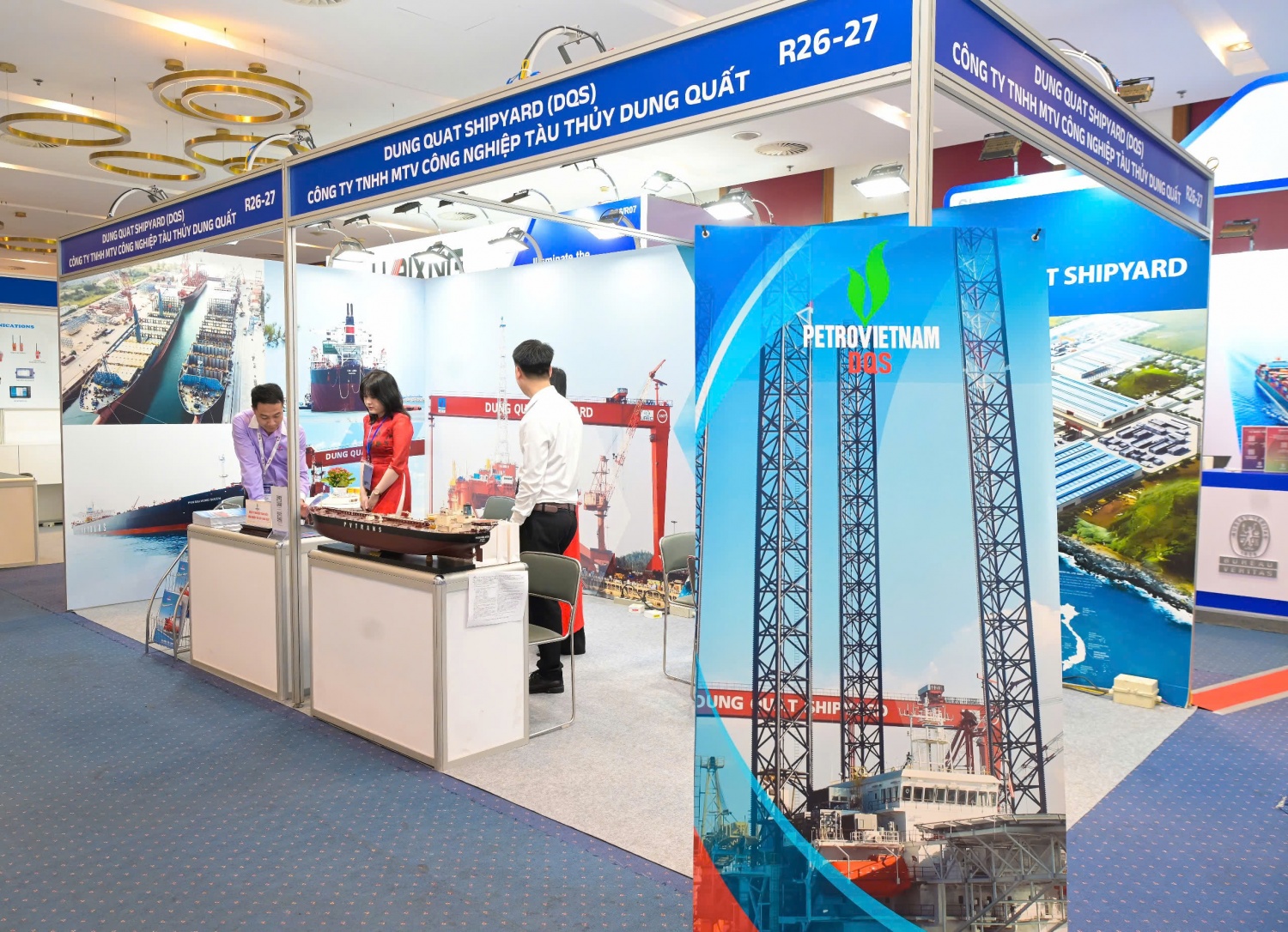 PTSC và DQS triển lãm mô hình, công trình về đóng tàu và công nghiệp ngoài khơi Gian hàng nổi bật của PTSC và DQS tại Triển lãm quốc tế Vietship 2025