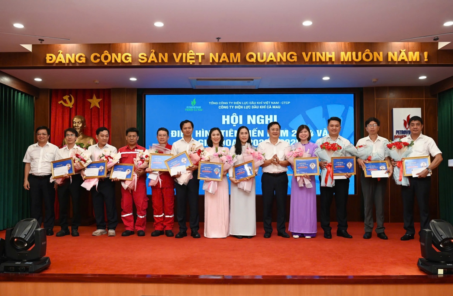 PV Power Ca Mau tuyên dương các dương điển hình tiên tiến giai đoạn 2020 - 2025 PV Power Ca Mau tueyen dương các dương điển hình tiên tiến giai đoạn 2020 2025