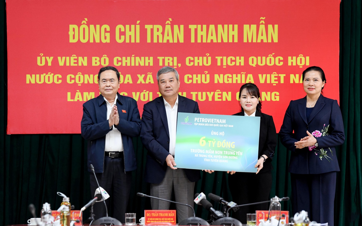 Petrovietnam ủng hộ 6 tỷ đồng xây dựng lớp học và bếp ăn trường Mầm non Trung Yên, tỉnh Tuyên Quang Petrovietnam ủng hộ 6 tỷ đồng xây dựng lớp học và bếp ăn trường Mầm non Trung Yên, tỉnh Tuyên Quang