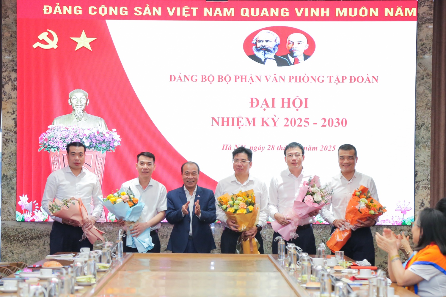 Đảng bộ Văn phòng Petrovietnam tổ chức thành công Đại hội nhiệm kỳ 2025-2030 Đảng bộ Văn phòng Petrovietnam tổ chức thành công Đại hội nhiệm kỳ 2025-2030
