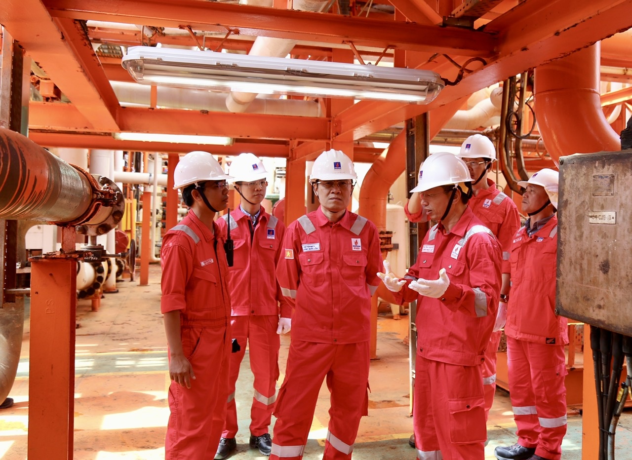 Đảng bộ PVEP-POC đặt mục tiêu vào Top 3 nhà điều hành có sản lượng khai thác dầu khí lớn nhất Việt Nam Đảng bộ PVEP POC đặt mục tiêu vào Top 3 nhà điều hành có sản lượng khai thác dầu khí lớn nhất Việt Nam