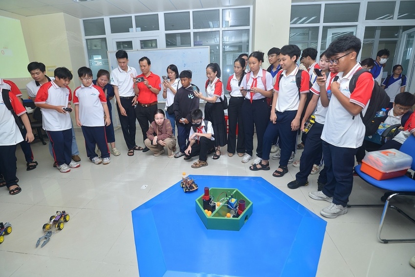 Hơn 150 học sinh, sinh viên tham dự tập huấn lần 1 cuộc thi sáng tạo Robot PVU năm 2025