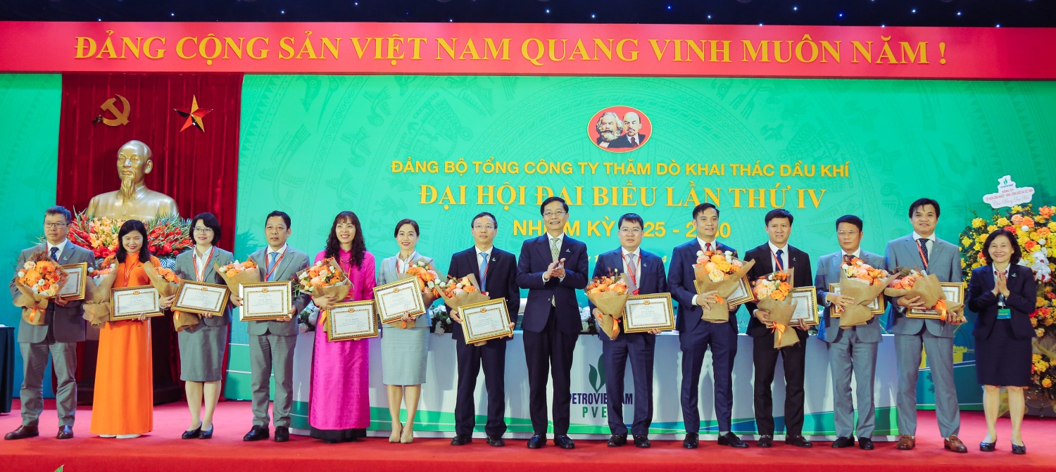 PVEP cần đổi mới từ gốc, khẳng định vai trò doanh nghiệp nòng cốt của Petrovietnam trong kỷ nguyên mới PVEP cần đổi mới từ gốc, khẳng định vai trò doanh nghiệp nòng cốt của Petrovietnam trong kỷ nguyên mới