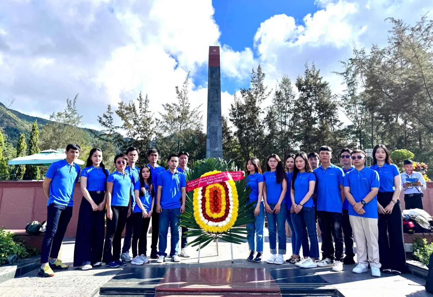 Tuổi trẻ PETROSETCO và hành trình về nguồn tại Côn Đảo: Tri ân quá khứ – Bồi dưỡng tương lai