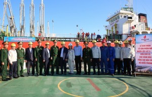 Bài 4: Ngọn lửa soi đường