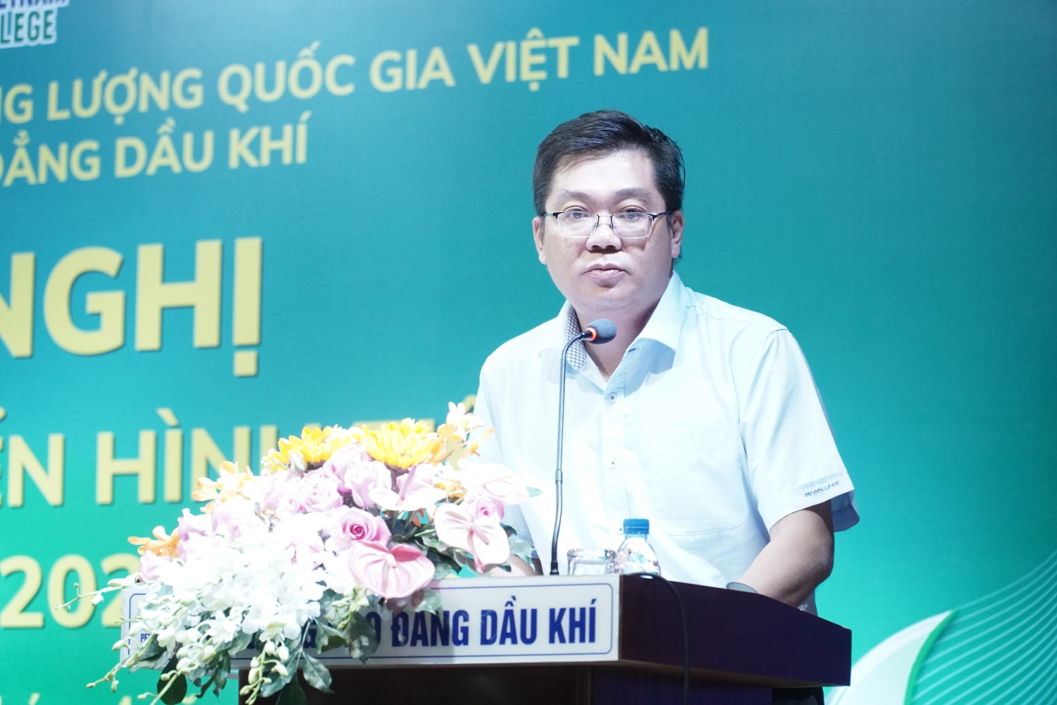 Phát biểu tại Hội nghị, ông Đặng Minh Trí - Chủ tịch Công đoàn PVCollege đã bày tỏ sự đoàn kết nhất trí và biểu thị tinh thần quyết tâm cao nhất, nhiệt liệt hưởng ứng phong trào thi đua yêu nước giai đoạn 2025-2030 mà lãnh đạo PVCollege phát động. Tập thể người lao động PVCollege cam kết tích cực hưởng ứng thi đua, từng đơn vị đều có đăng ký phong trào thi đua thiết thực, gắn với nhiệm vụ cụ thể. Nâng cao chất lượng chuyên môn, trách nhiệm cá nhân trong thực hiện công việc, đảm bảo tiến độ, hiệu quả.  