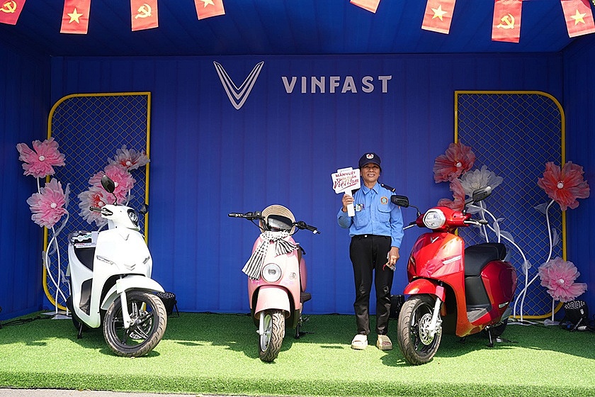 VinFast khởi động hành trình “Phủ xanh Khu công nghiệp”, lan tỏa xu hướng sống xanh tới người lao động Bình Dương