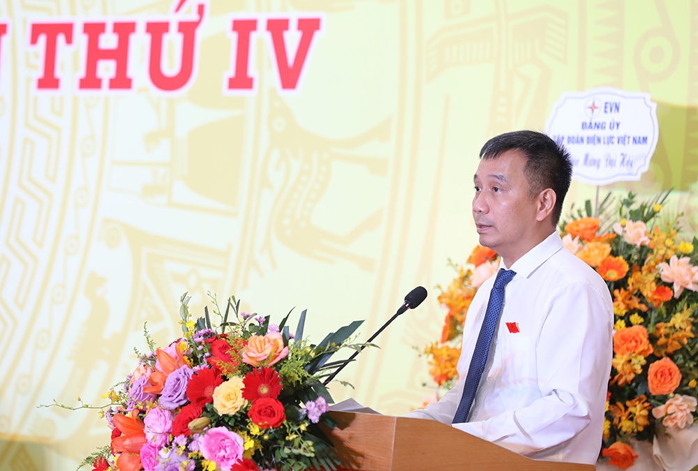 Nâng cao năng lực lãnh đạo toàn diện, xây dựng Đảng bộ EVNNPT trong sạch, vững mạnh Nâng cao năng lực lãnh đạo toàn diện, xây dựng Đảng bộ EVNNPT trong sạch, vững mạnh