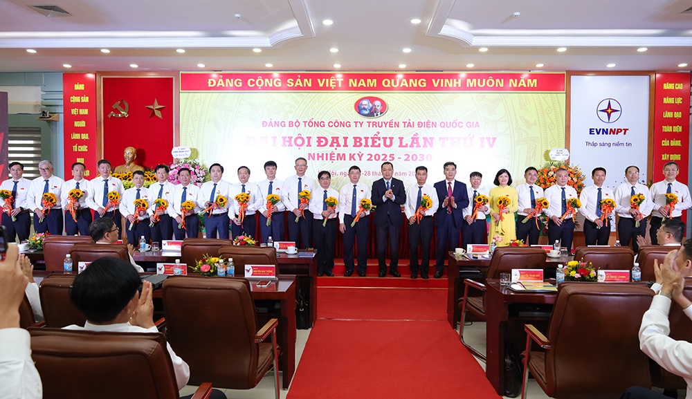 Nâng cao năng lực lãnh đạo toàn diện, xây dựng Đảng bộ EVNNPT trong sạch, vững mạnh Nâng cao năng lực lãnh đạo toàn diện, xây dựng Đảng bộ EVNNPT trong sạch, vững mạnh