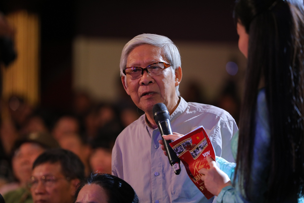 Xúc động nhìn lại thời khắc vỡ òa niềm vui ngày giải phóng trong “Khúc ca khải hoàn” Xúc động nhìn lại thời khắc vỡ òa niềm vui ngày giải phóng trong “Khúc ca khải hoàn”