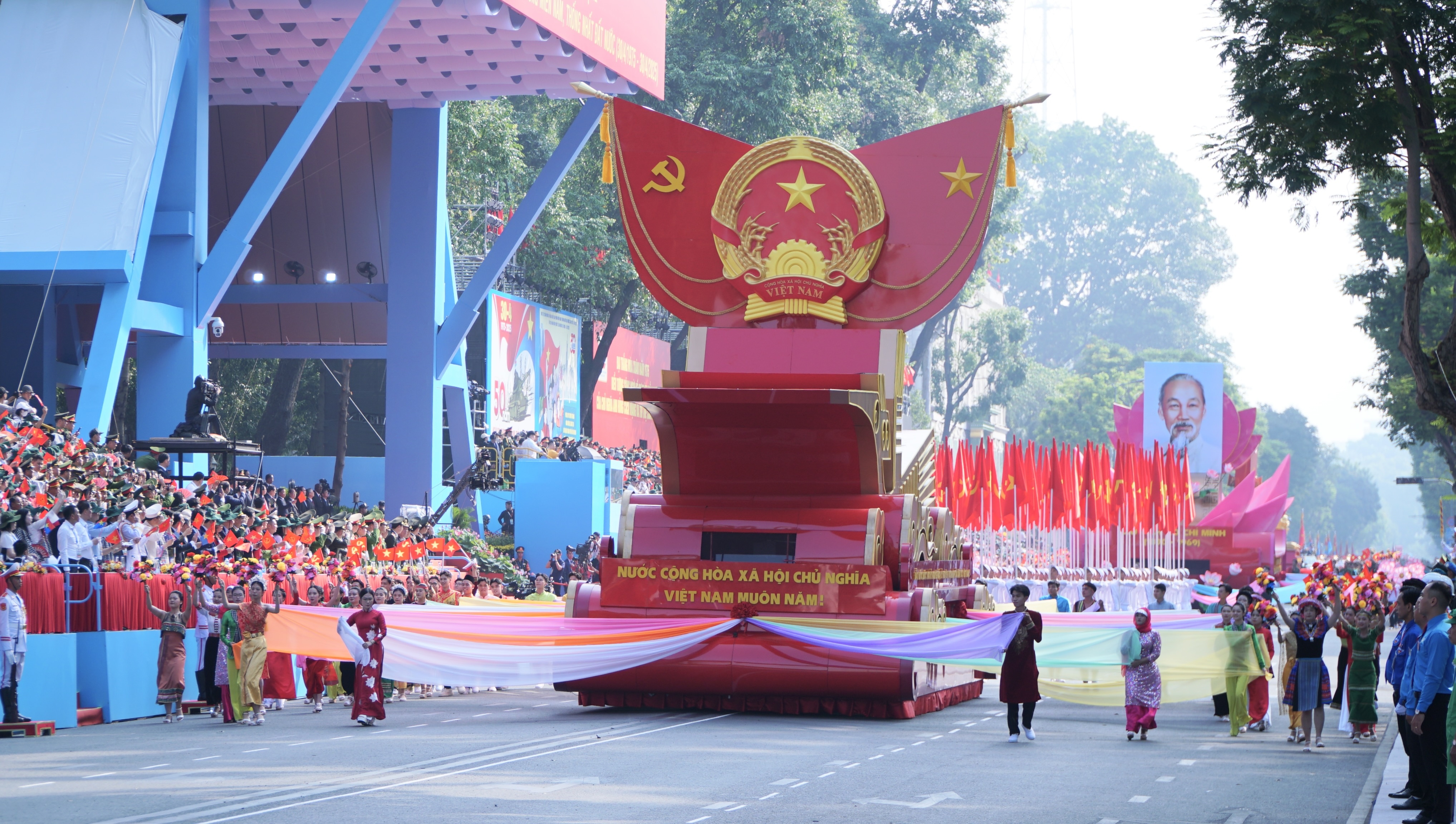 [P Magazine] Toàn cảnh Lễ kỷ niệm 50 năm thống nhất đất nước