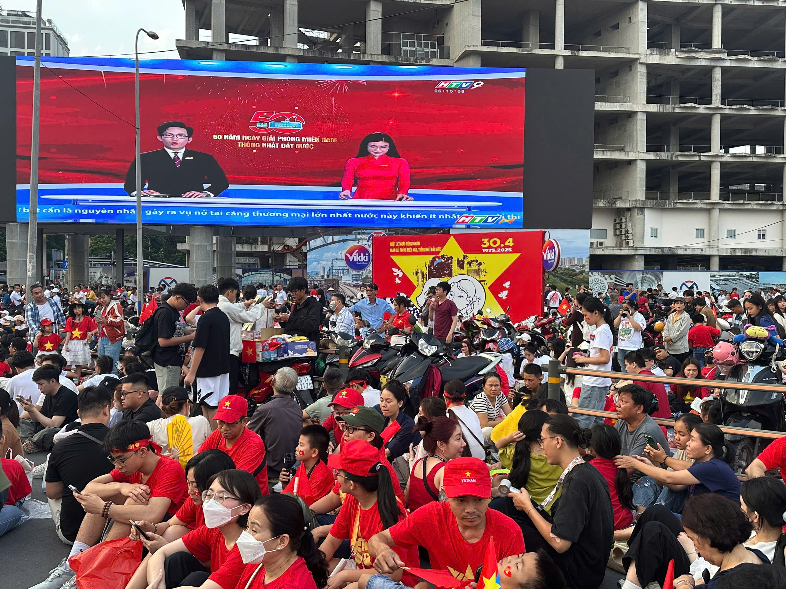 [P Magazine] Toàn cảnh Lễ kỷ niệm 50 năm thống nhất đất nước