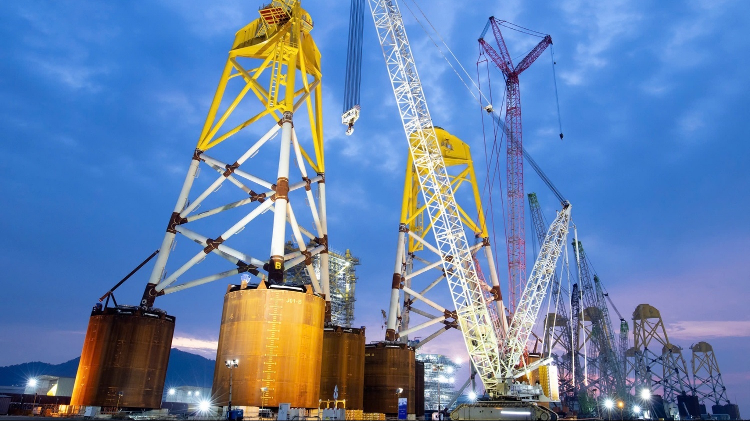 GS.TSKH Hồ Sĩ Thoảng: Petrovietnam mạnh mẽ vươn mình, vững vàng tiến bước