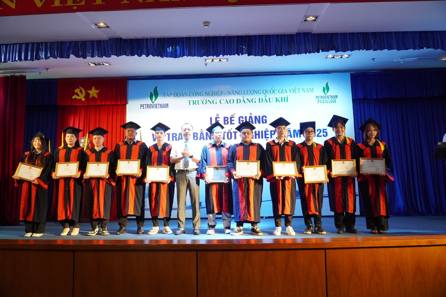 PV College tổ chức Lễ bế giảng và trao bằng tốt nghiệp đợt 1 năm 2025