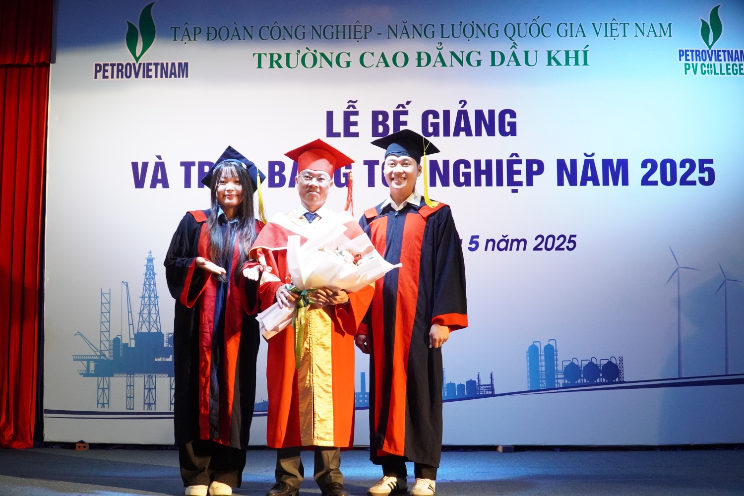PV College tổ chức Lễ bế giảng và trao bằng tốt nghiệp đợt 1 năm 2025
