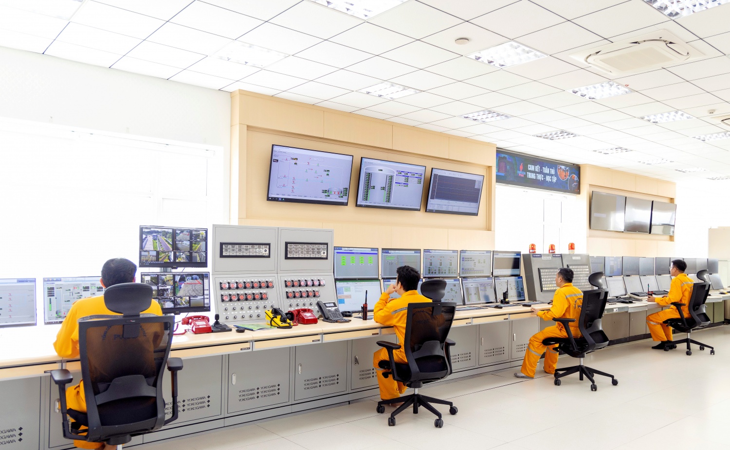 Chủ tịch HĐTV Petrovietnam Lê Mạnh Hùng tri ân và kỳ vọng các nhà khoa học vươn tới những thành tựu lớn lao hơn nữa