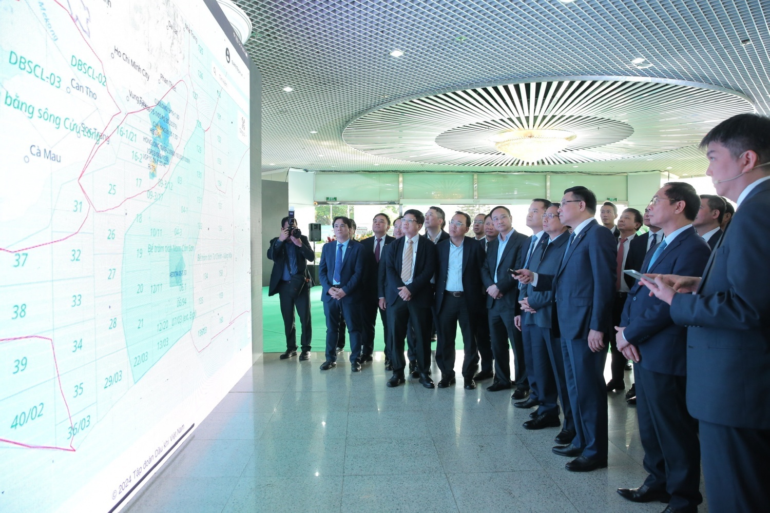 Petrovietnam xác định phát triển KHCN, ĐMST, CĐS là đột phá quan trọng hàng đầu; là động lực chính để thúc đẩy tăng trưởng