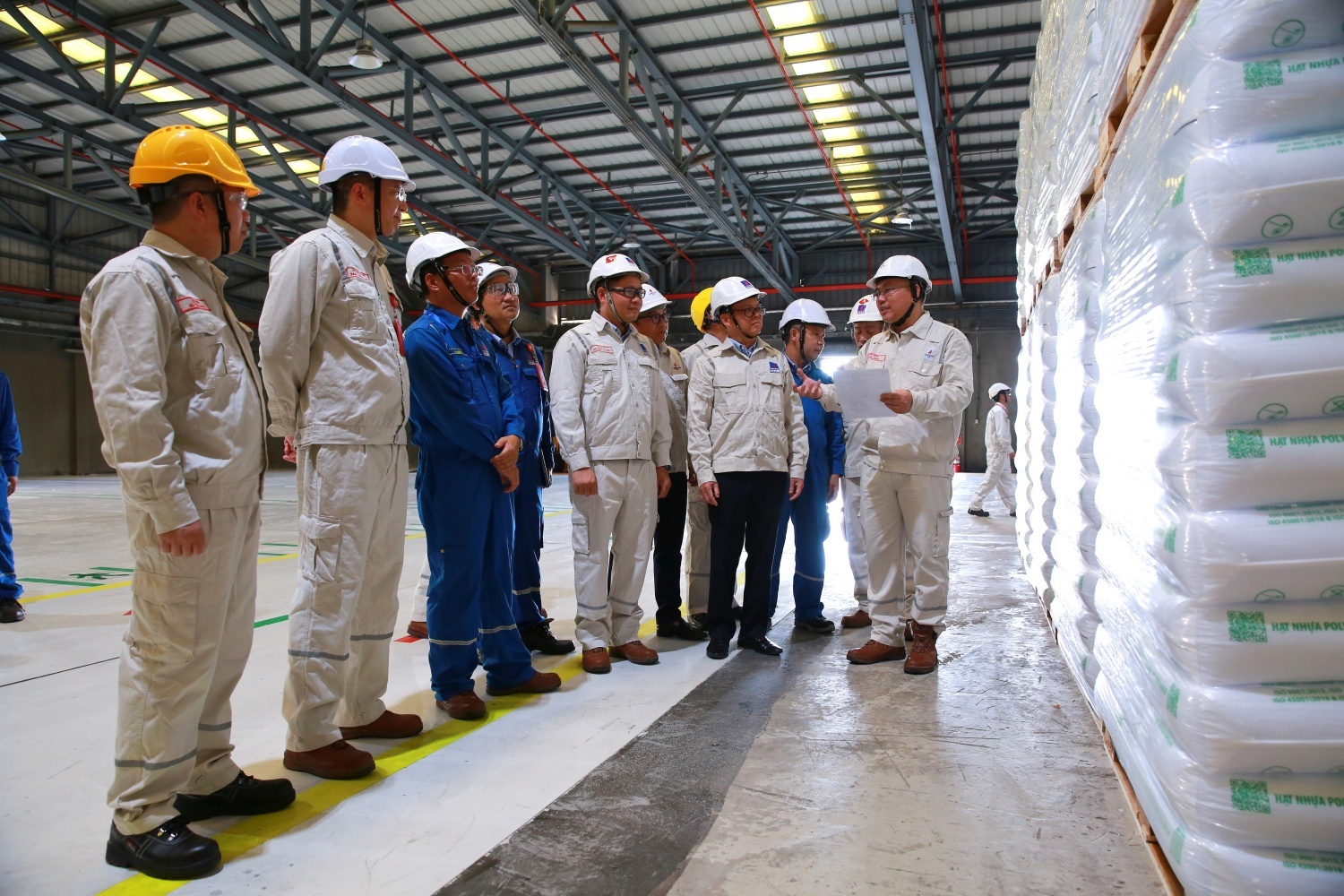 Chủ tịch HĐTV Petrovietnam Lê Mạnh Hùng tri ân và kỳ vọng các nhà khoa học vươn tới những thành tựu lớn lao hơn nữa