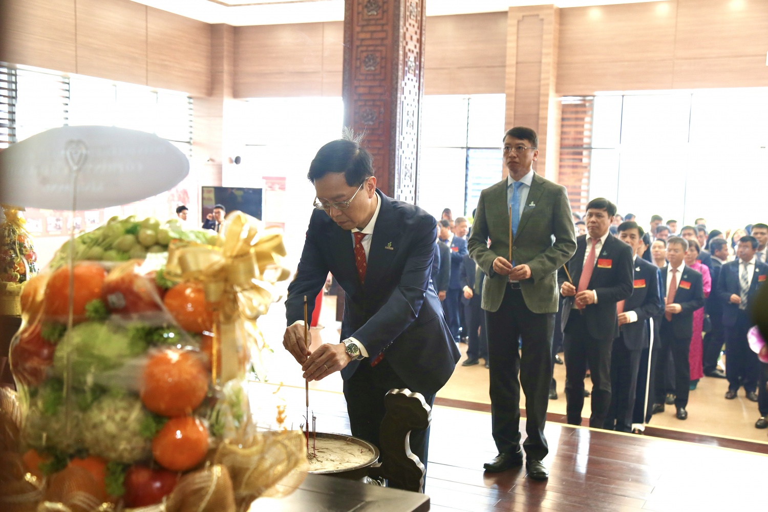 Lãnh đạo Petrovietnam và PVTrans dâng hương tưởng niệm Chủ tịch Tôn Đức Thắng