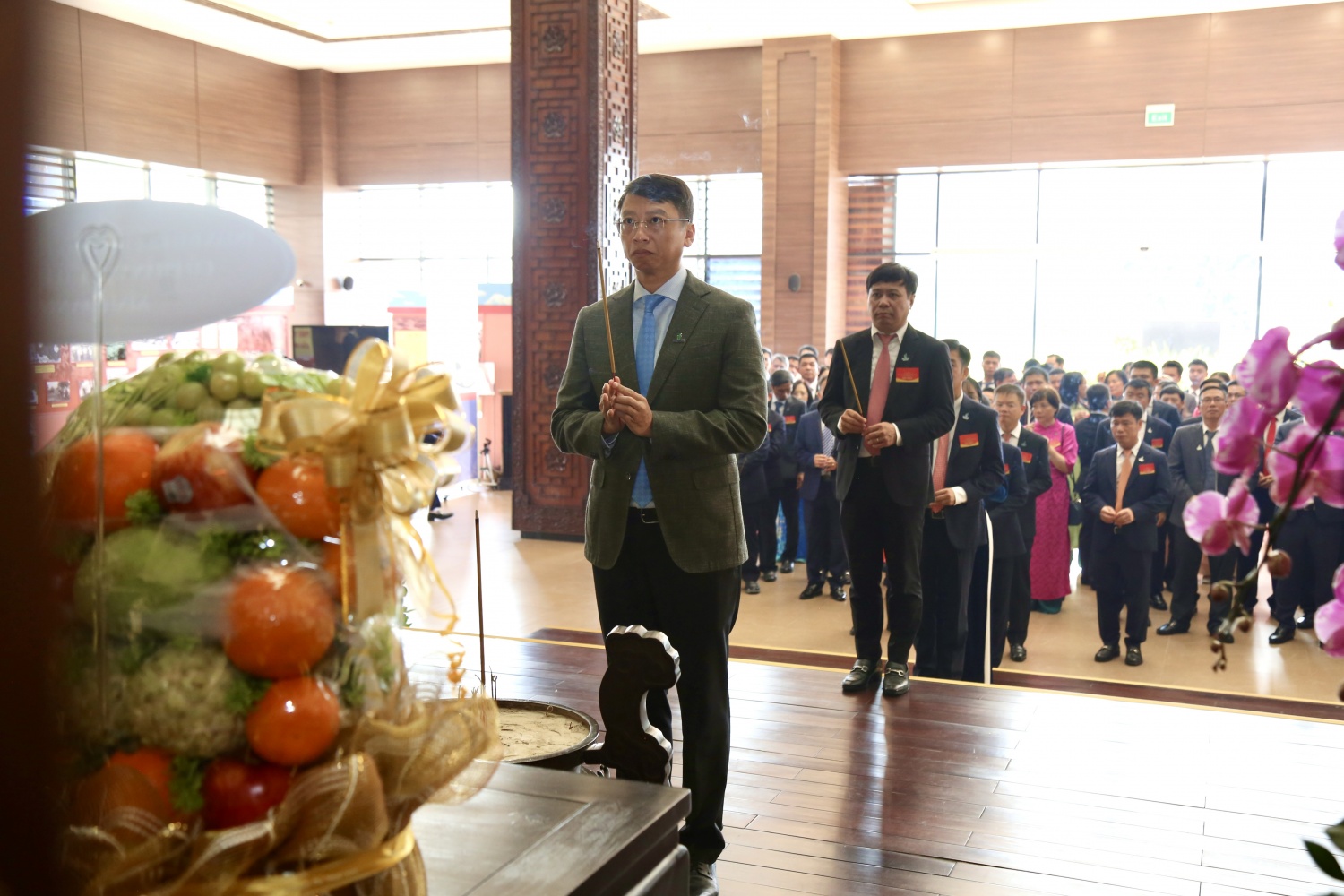 Lãnh đạo Petrovietnam và PVTrans dâng hương tưởng niệm Chủ tịch Tôn Đức Thắng