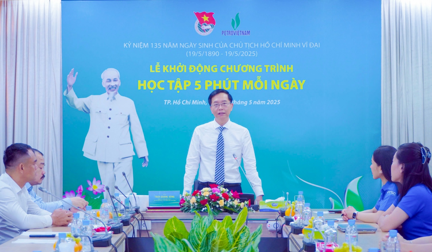 Hưởng ứng chương trình “Học tập 5 phút mỗi ngày” do Đoàn thanh niên Petrovietnam phát động