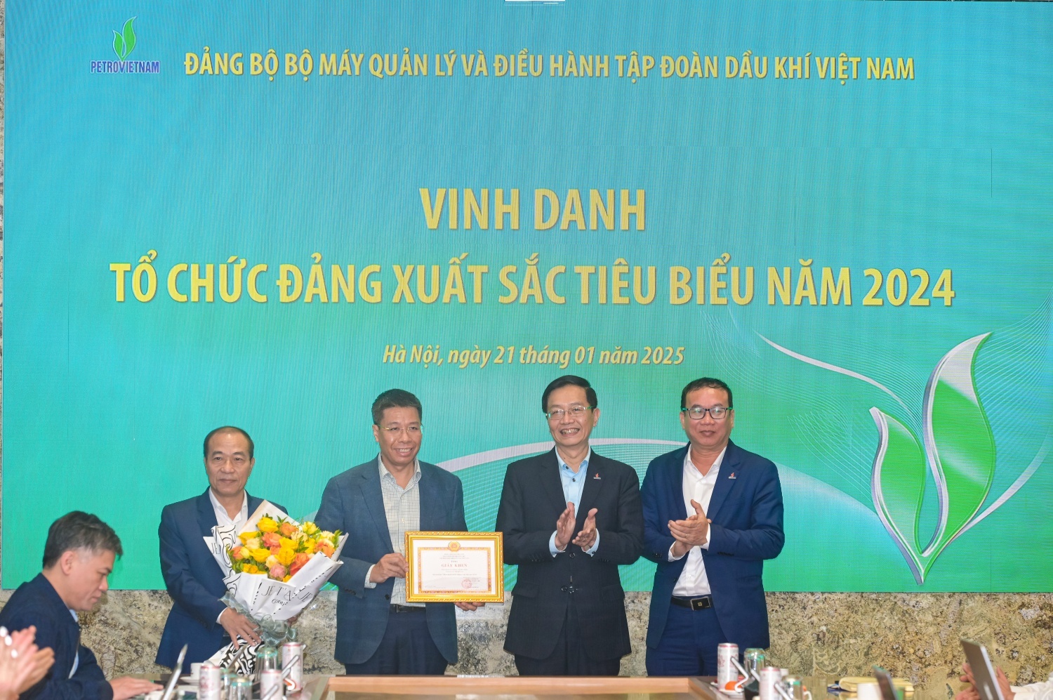 Đảng bộ BMQL&ĐH phát huy vai trò dẫn dắt hoạt động của Petrovietnam Đảng bộ BMQL&ĐH phát huy vai trò dẫn dắt hoạt động của Petrovietnam
