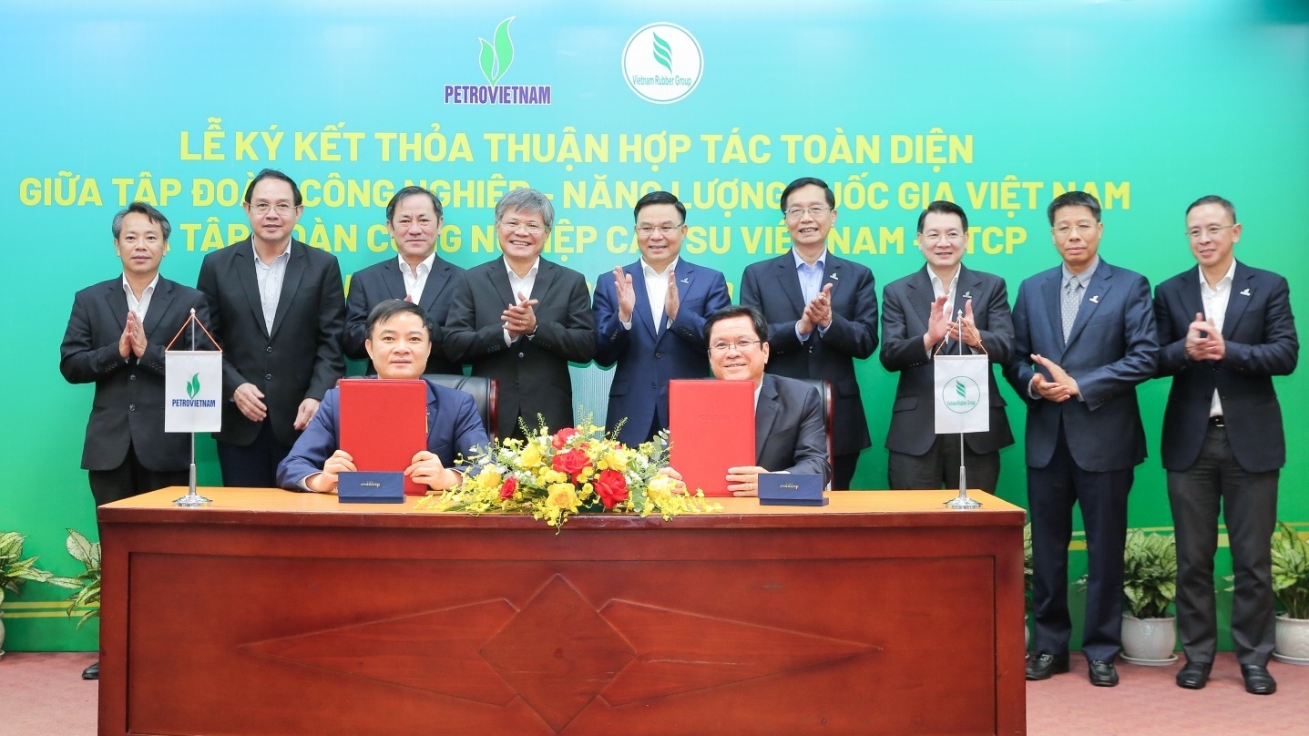 Petrovietnam và 6 đơn vị thành viên vào Top 10 Doanh nghiệp Đổi mới sáng tạo và Kinh doanh hiệu quả 2025