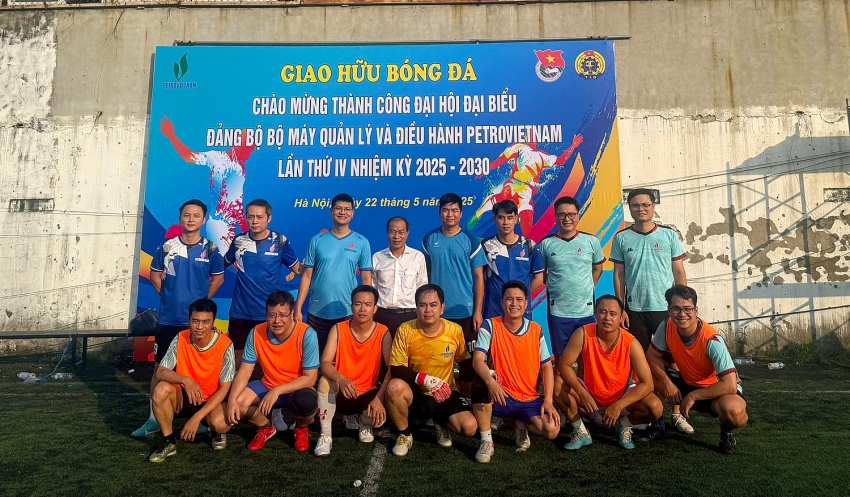 Sôi động Giải giao hữu bóng đá chào mừng thành công Đại hội Đảng bộ BMQL&ĐH Petrovietnam lần thứ IV