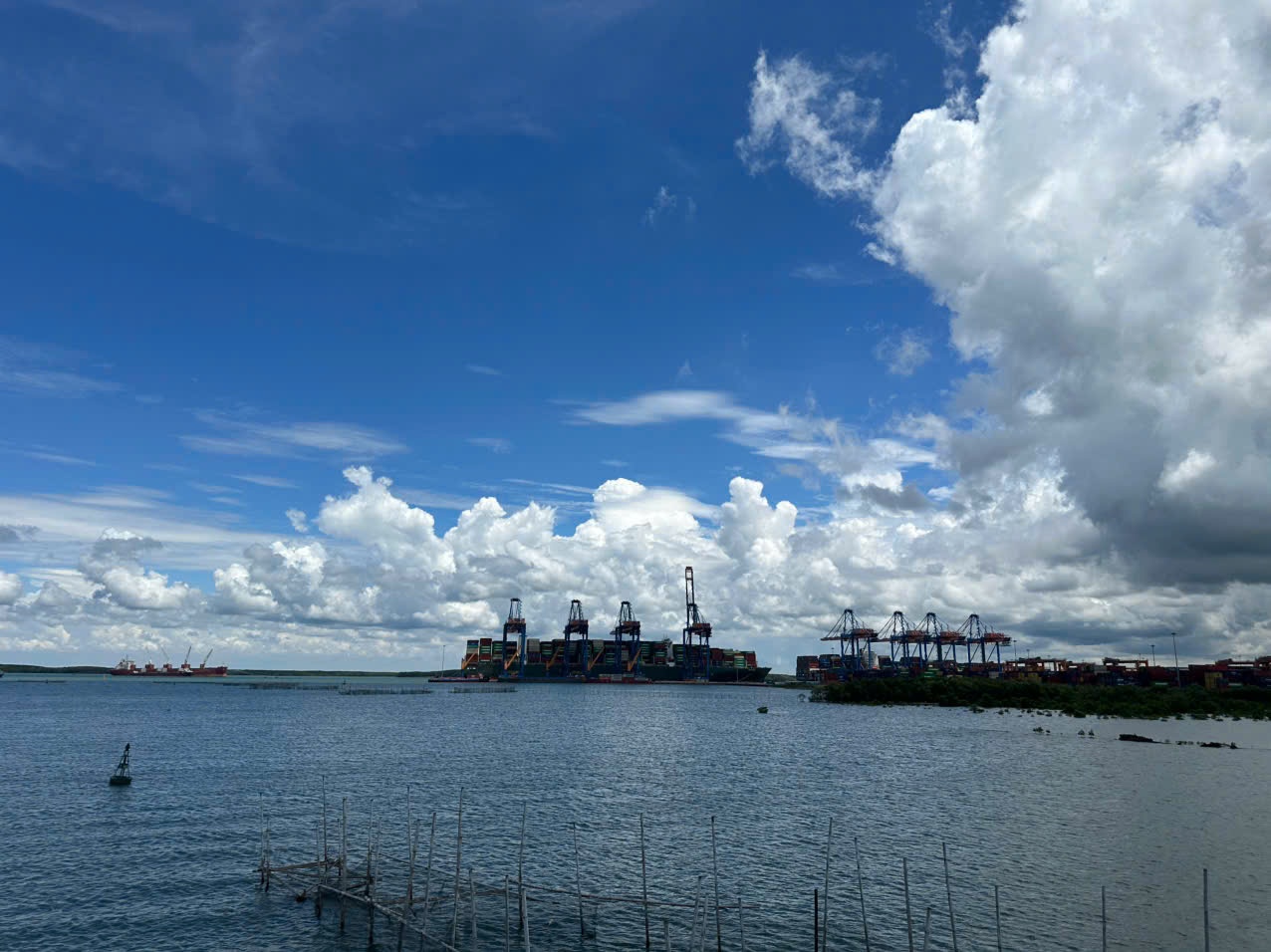 Công ty Cổ phần kho cảng Cái Mép cùng MCCS và HTTEK tiến hành chạy thử kho cảng LNG thứ 2 tại Việt Nam Công ty Cổ phần kho cảng Cái Mép cùng MCCS và HTTEK tiến hành chạy thử kho cảng LNG thứ 2 tại Việt Nam