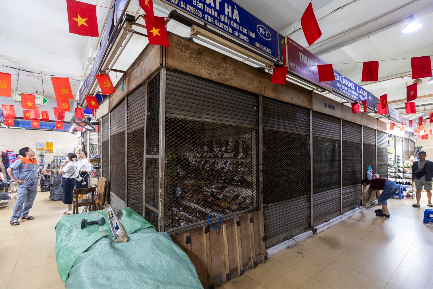 Đóng mở bất phân: Tình trạng ở chợ Đồng Xuân và các phố xung quanh Đóng mở bất phân: Tình trạng ở chợ Đồng Xuân và các phố xung quanh