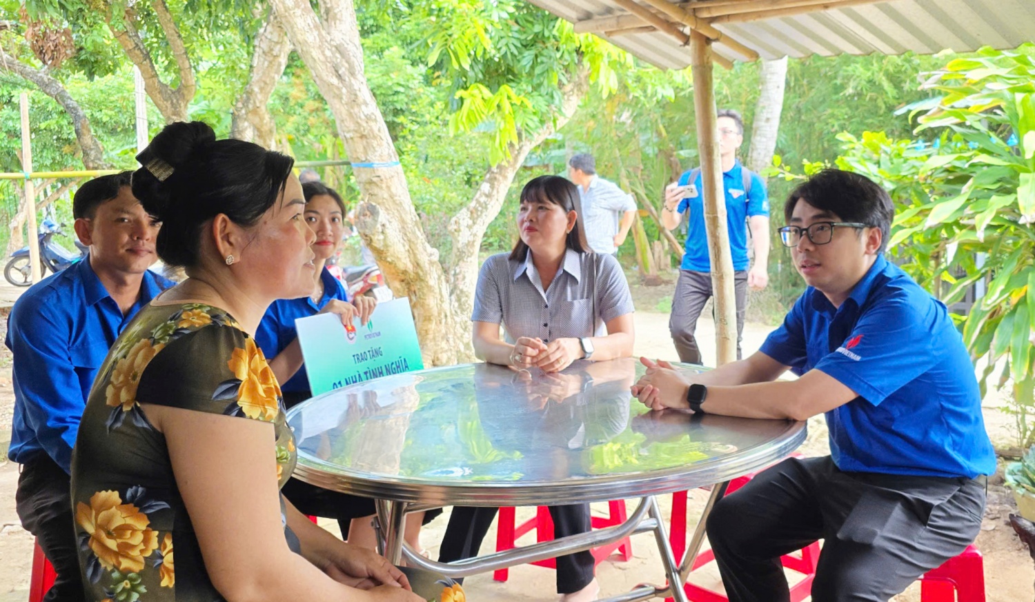 Đoàn thanh niên Petrovietnam trao tặng nhà tình nghĩa và quà cho trẻ em khó khăn tại Sóc Trăng Đoàn thanh niên Petrovietnam trao tặng nhà tình nghĩa và quà cho trẻ em khó khăn tại Sóc Trăng