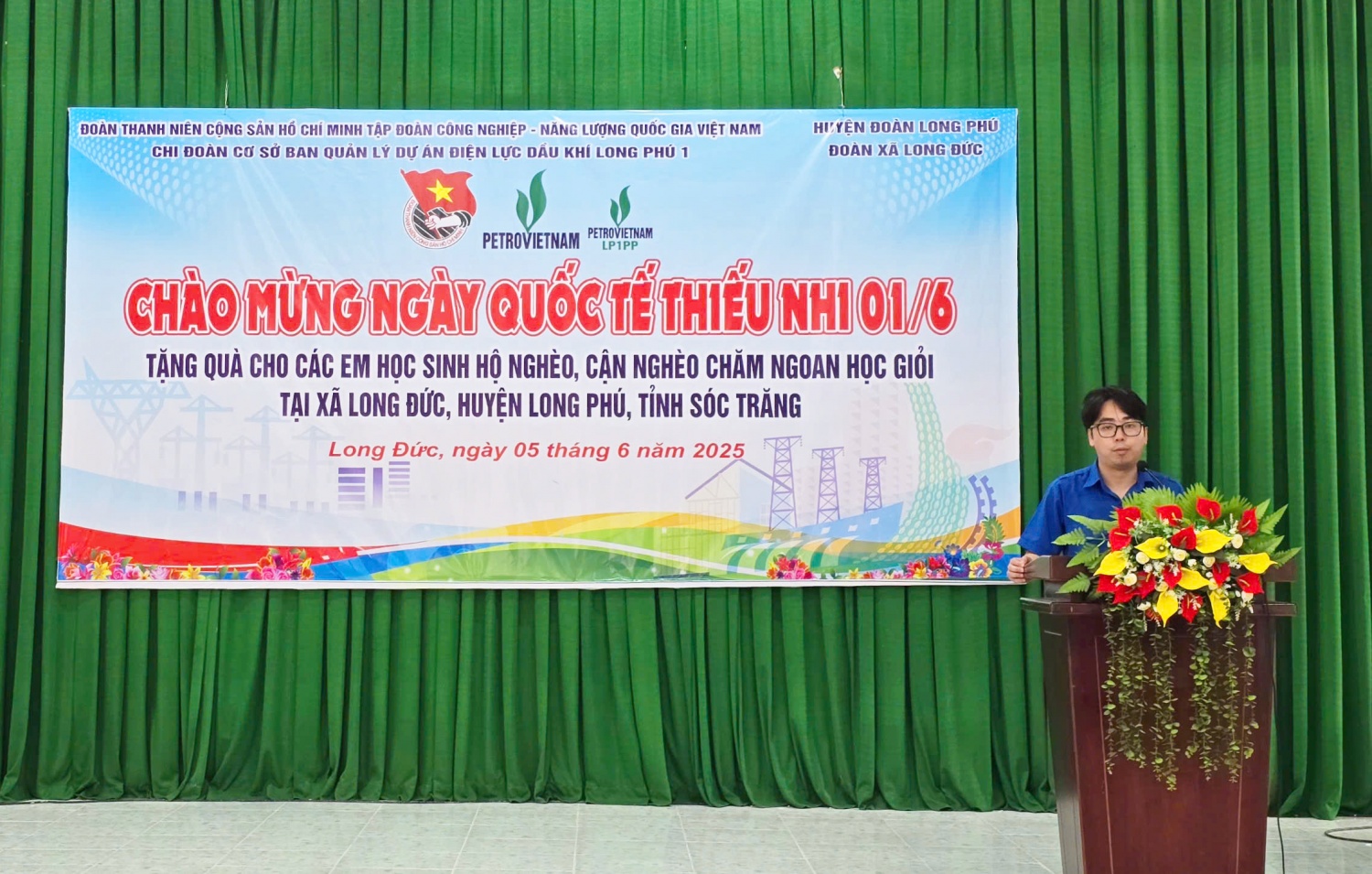 Đoàn thanh niên Petrovietnam trao tặng nhà tình nghĩa và quà cho trẻ em khó khăn tại Sóc Trăng Đoàn thanh niên Petrovietnam trao tặng nhà tình nghĩa và quà cho trẻ em khó khăn tại Sóc Trăng