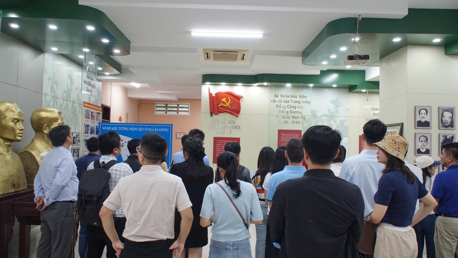 Lớp Bồi dưỡng lý luận chính trị dành cho đảng viên mới khu vực TP HCM học tập thực tế tại Khu di tích Ngã Ba Giồng