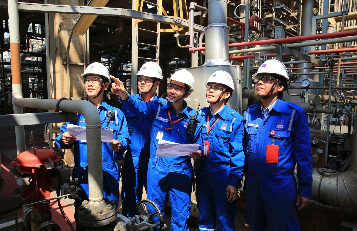 Tác phẩm Ký sự “Từ ngọn lửa giàn khoan đến các công trình thế kỷ - Hành trình của một kỹ sư dầu khí”