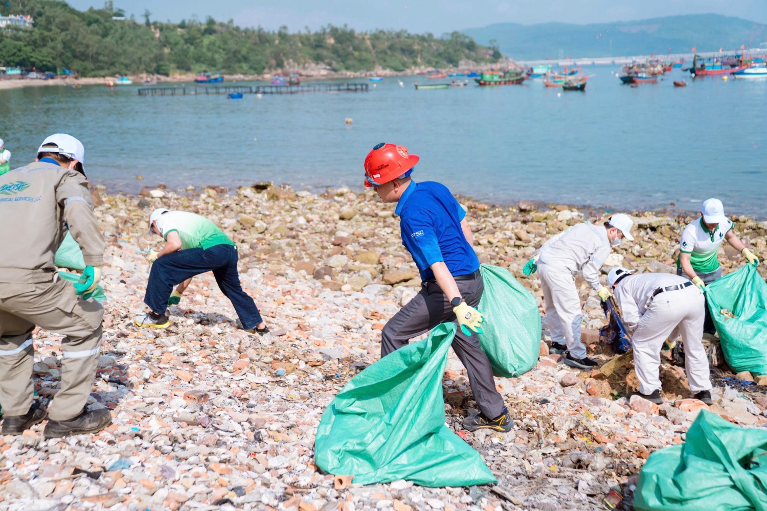 PTSC Thanh Hóa tham gia Chiến dịch Làm sạch biển 2025 - Hưởng ứng sáng kiến “Nghi Sơn Xanh”