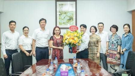 Lãnh đạo Công đoàn Petrovietnam chúc mừng Tạp chí Năng lượng Mới - PetroTimes nhân kỷ niệm 100 năm Ngày Báo chí Cách mạng Việt Nam