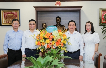 Lãnh đạo Petrovietnam chúc mừng Ban Tuyên giáo và Dân vận Trung ương