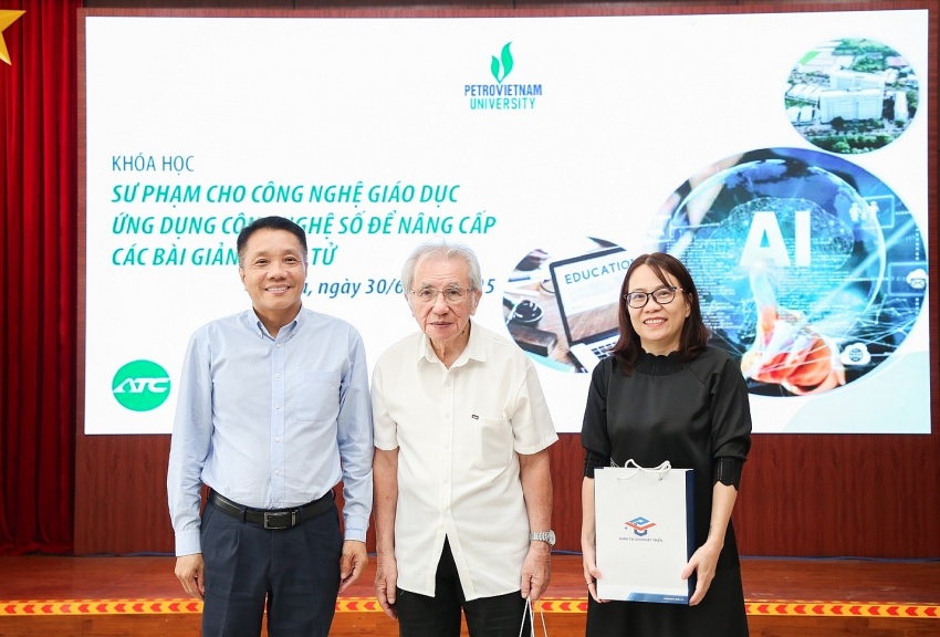 PVU tổ chức thành công khóa đào tạo “Nâng cao kỹ năng ứng dụng công nghệ số trong giảng dạy” PVU tổ chức thành công khóa đào tạo nâng cao kỹ năng ứng dụng công nghệ số trong giảng dạy