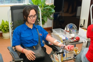 [CHÙM ẢNH] Petrovietnam tổ chức chương trình hiến máu nhân đạo “Giọt hồng yêu thương”