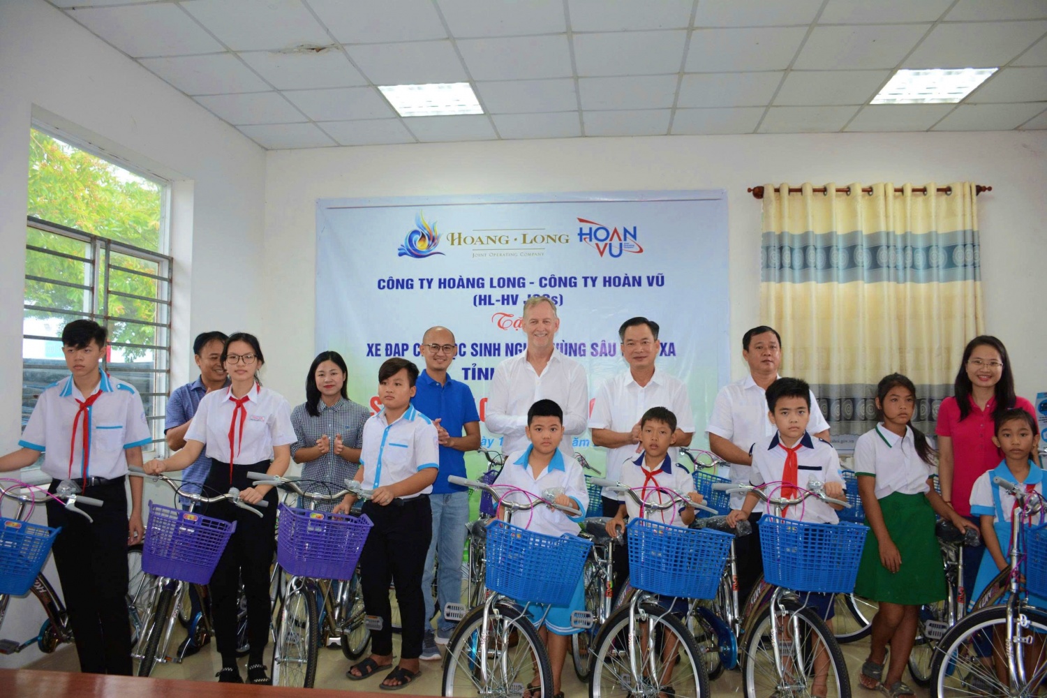 HL-HV JOCs tiếp tục triển khai hoạt động trồng cây và an sinh xã hội tại Cà Mau