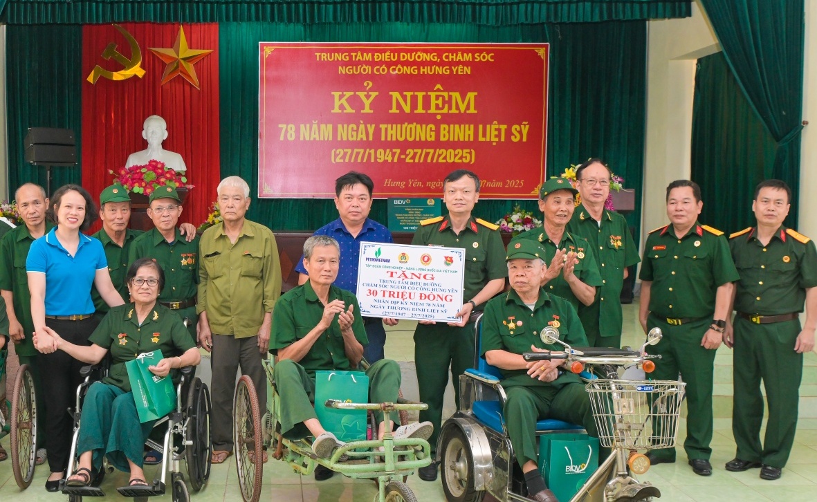 Hội CCB Petrovietnam và PVChem thăm, tặng quà các thương, bệnh binh tại Hưng Yên