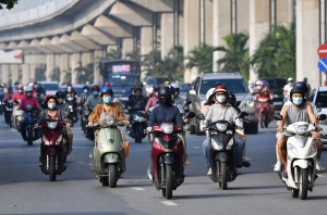 Xe điện thay xe xăng: Người dân ủng hộ nhưng vẫn chờ hạ tầng