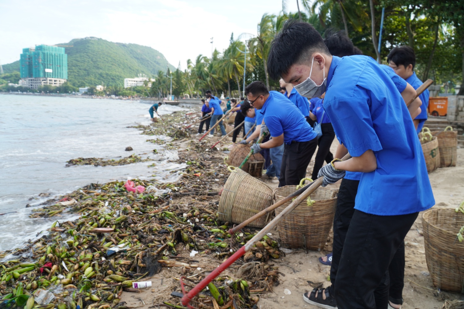 TP HCM: Phường Vũng Tàu ra quân làm sạch môi trường