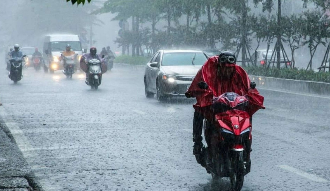 Bão Wipha giật cấp 11 và có khả năng mạnh lên