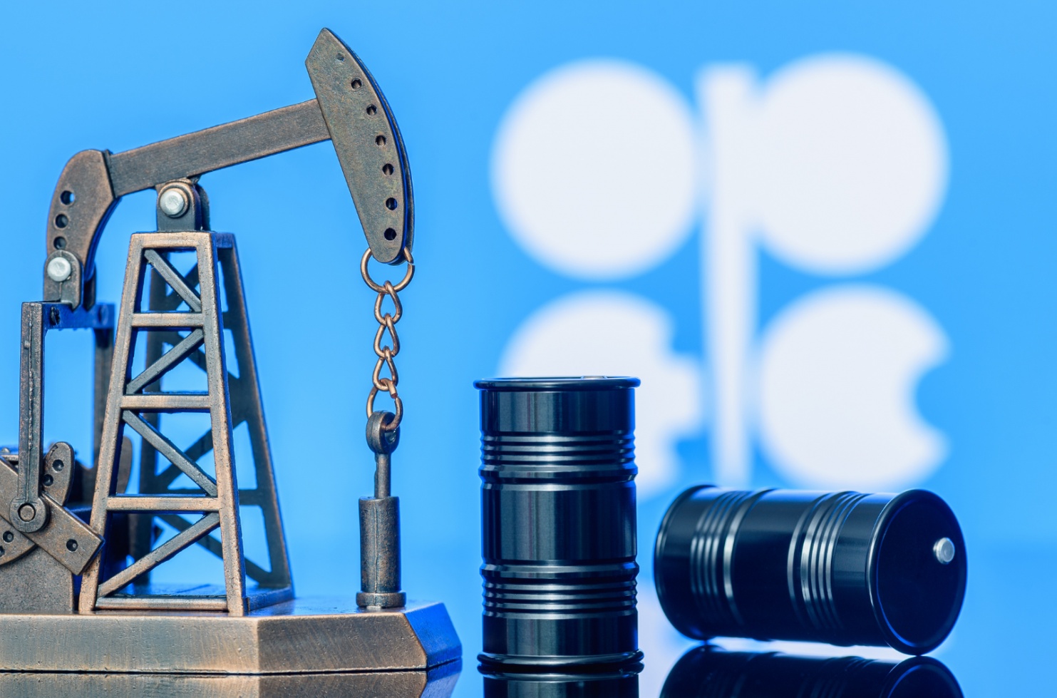 OPEC+ "ném đá dò đường"