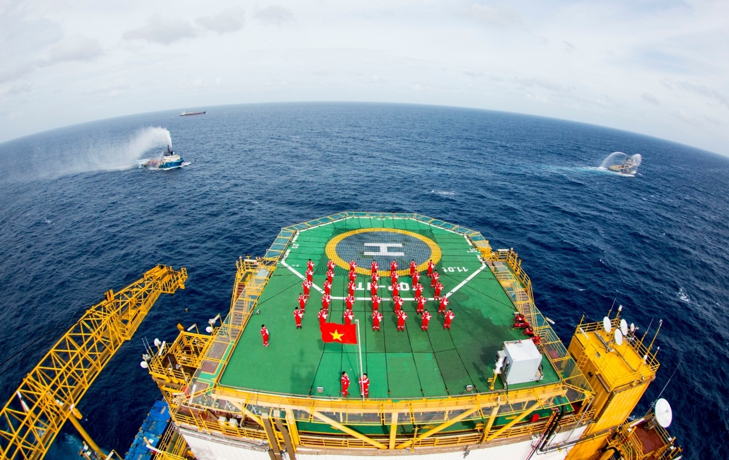 Petrovietnam và 5 chữ "An" - Bài 4: Từ "vọng gác chủ quyền" trên biển đến điểm tựa hậu cần trên đất liền