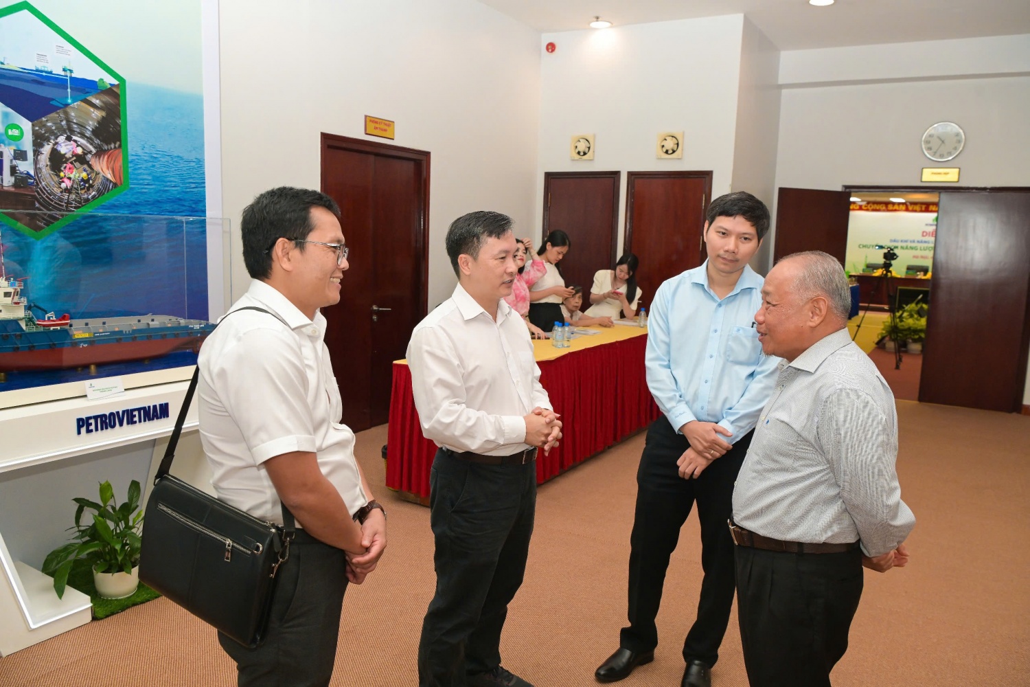 Diễn đàn Dầu khí và Năng lượng 2025: Thúc đẩy hình thành hệ sinh thái năng lượng an toàn, hội nhập Diễn đàn Dầu khí và Năng lượng 2025: Thúc đẩy hình thành hệ sinh thái năng lượng an toàn, hội nhập