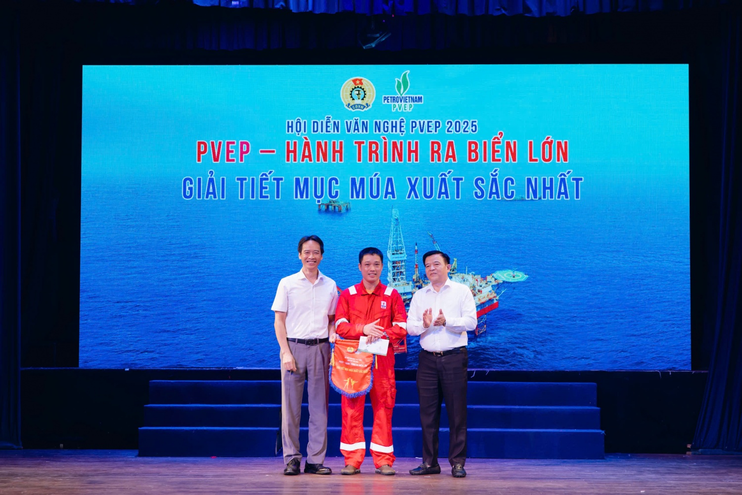 Hội diễn Văn nghệ PVEP 2025: Hành trình vươn ra biển lớn, gắn kết trái tim người lao động